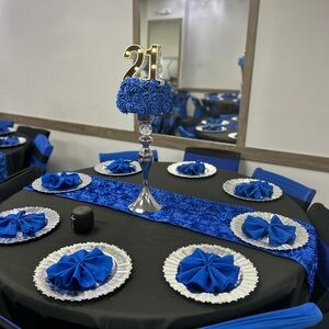 Blue Rose Centerpiece with Gold 21 Topper